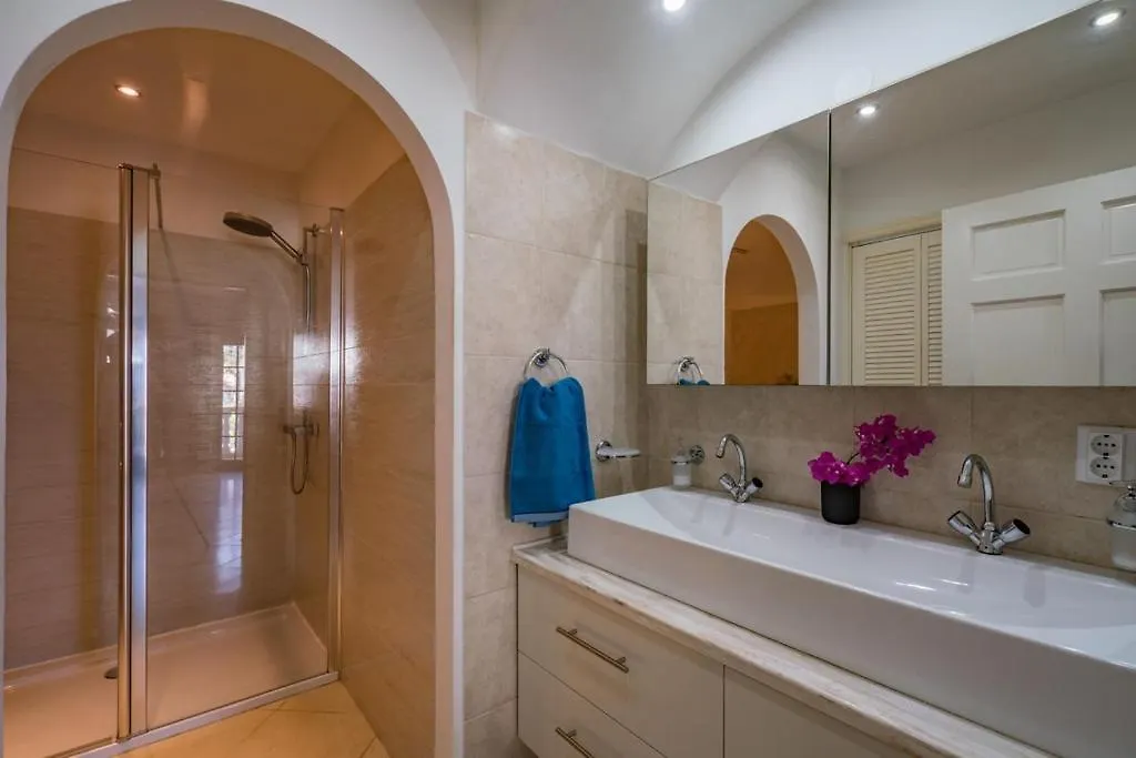Way2Cool Appartement Ocean Resort Mambo Beach Willemstad 0*,  Curacao